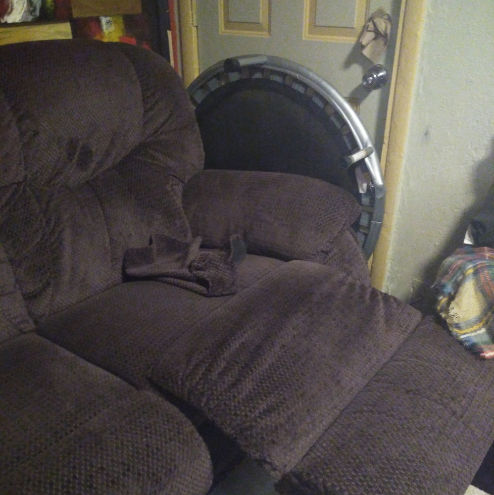Beautiful couch! - Picture 2 of 3